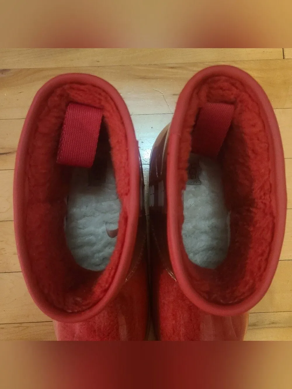 UGG Women's Classic Clear Mini Boots in  Red Samba Size 6